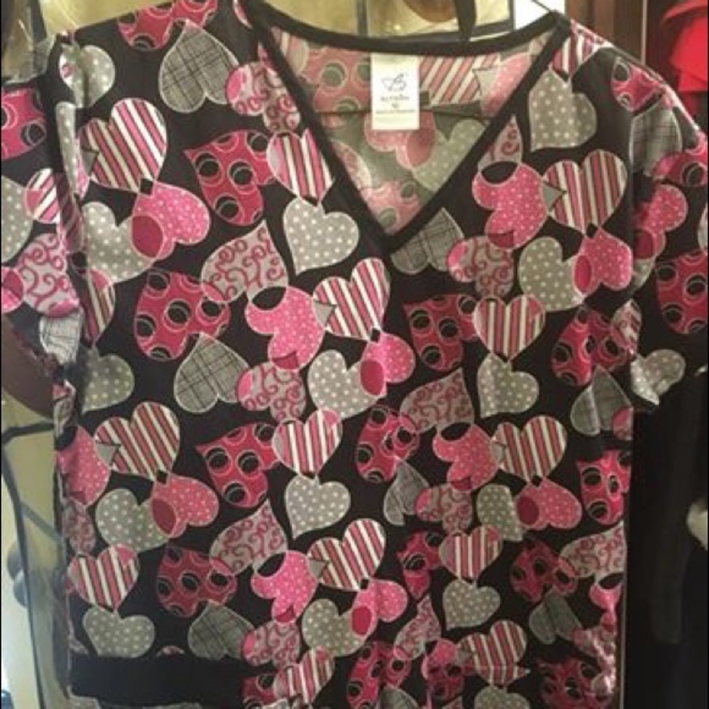 Heart scrub top